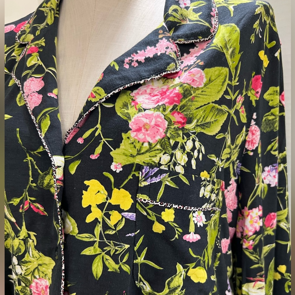 Victoria's Secret Black Floral Pajama Set - Picture 4 of 15